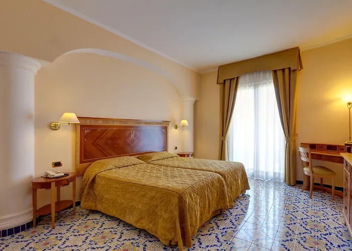 Hotel Grand President 4*