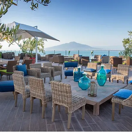 Grand President Hotel 4*