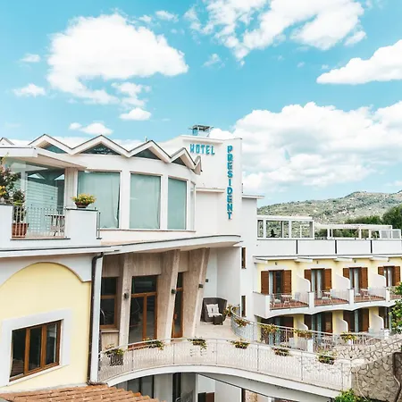 Grand President Hotel 4*