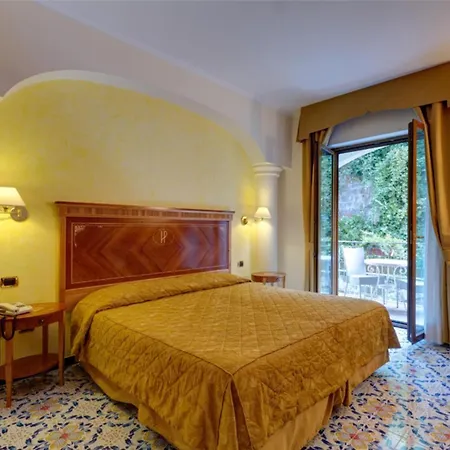 Hotel Grand President 4*