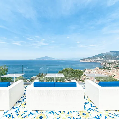 Grand President Hotel 4*