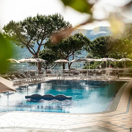 Hotel Grand President 4*