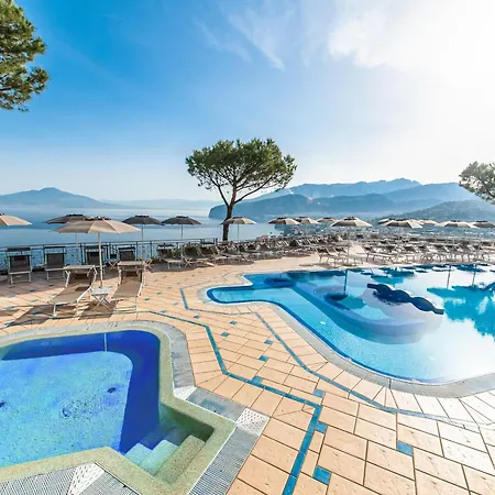 Grand President Hotel 4*