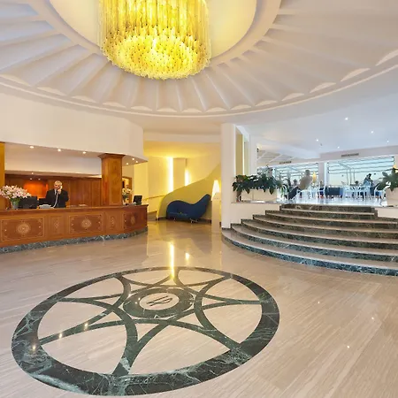 Grand President Hotel 4*