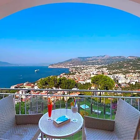 Grand President Hotel 4*