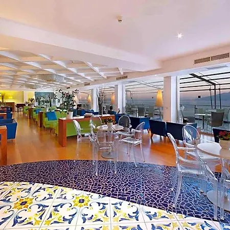 Grand President Hotel 4*