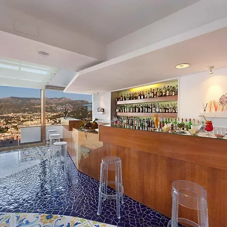 Hotel Grand President 4*