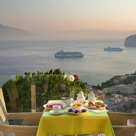 Hotel Grand President 4*