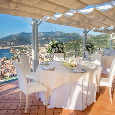 Grand President Hotel 4*