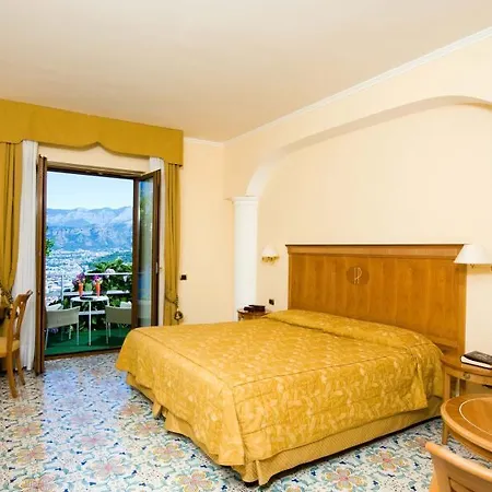Grand President 4* Sorrento