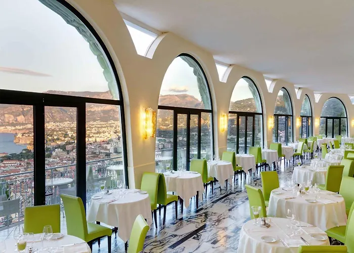 Grand President Hotel 4*