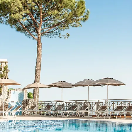 Grand President فندق